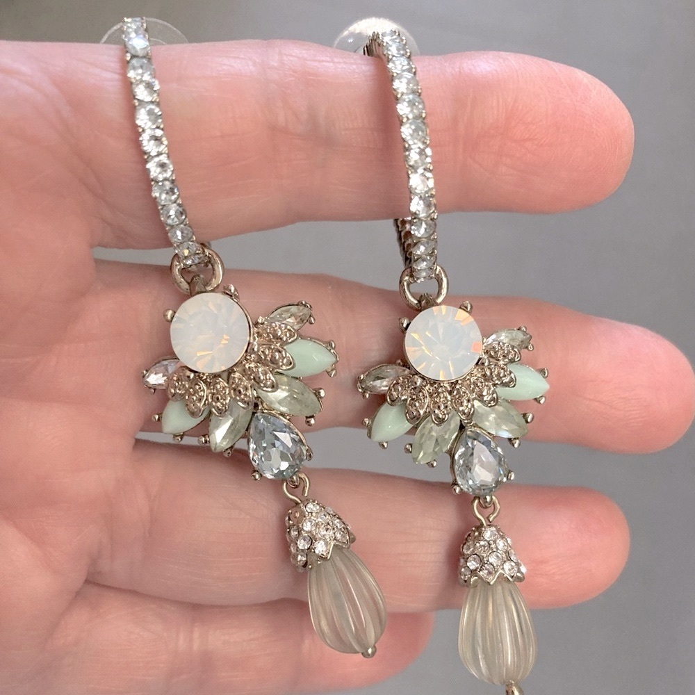 Earrings. Dazzling Beautiful Earrings. Excellent Condition. Pre Owned - Picture 9 of 16